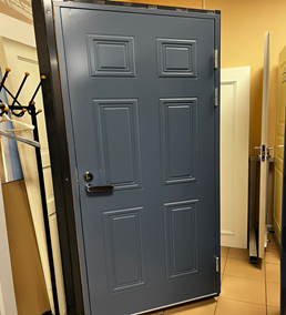 Синяя входная дверь Classic C1881