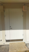 Белая входная дверь R1894 с глухой створкой фото 6 — Финдвери